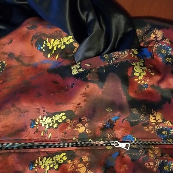 TALLIA Bomber - Picture 3 of 7